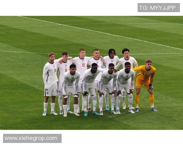 足球11人制的魅力与战术解析探索团队合作与个人技术的完美结合